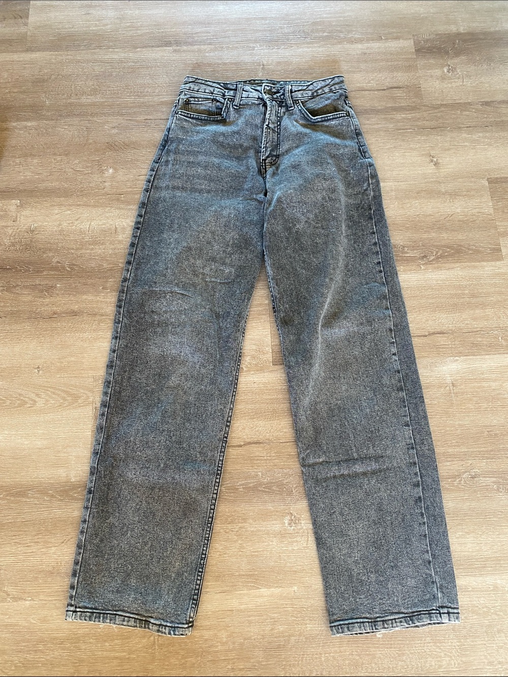 No Boundaries Women's Wide Leg Jeans in Washed Gray